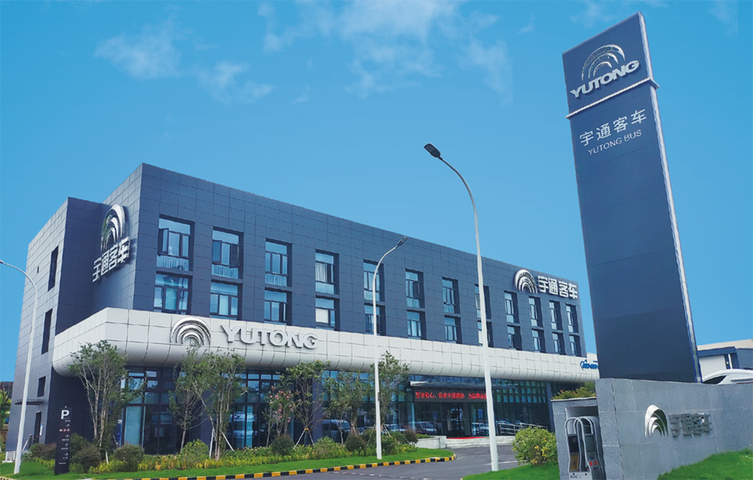 行业最大批量！宇通100辆高端旅游客车交付新疆