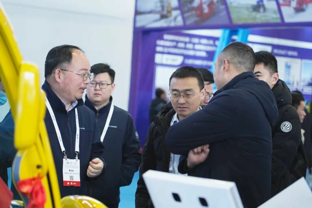 诚邀共赴 | 宇通专用车与您相约2025 中国(郑州)旅游休闲娱乐产业博览会