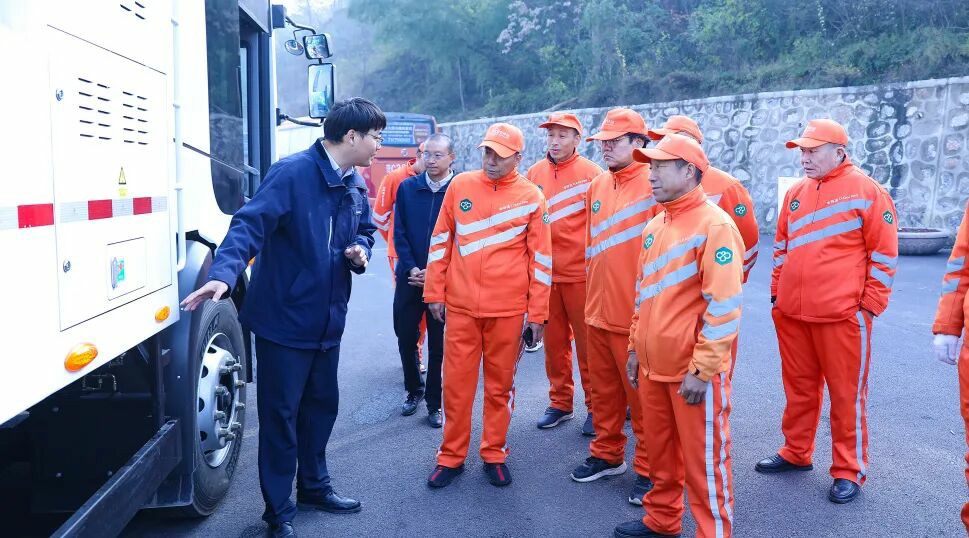 装备焕新，洁护阳泉！宇通环卫助力山西点亮城市新景！