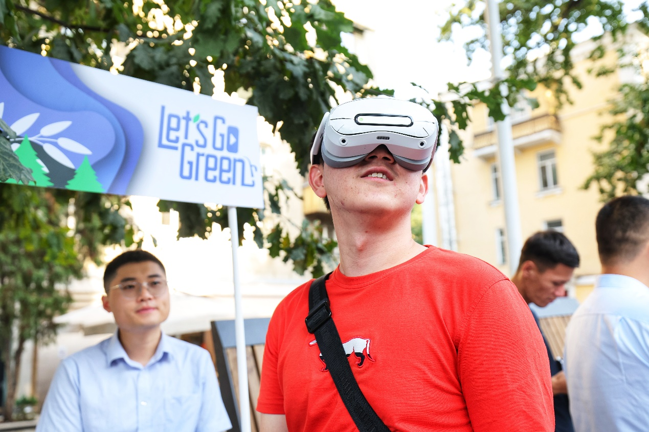 绿色点亮阿拉木图 宇通携手中国驻阿拉木图总领事馆共启低碳出行新篇章 绿色点亮阿拉木图 宇通携手中国驻阿拉木图总领事馆共启低碳出行新篇章