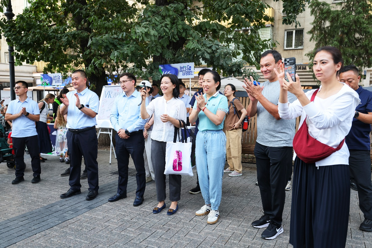 绿色点亮阿拉木图 宇通携手中国驻阿拉木图总领事馆共启低碳出行新篇章 绿色点亮阿拉木图 宇通携手中国驻阿拉木图总领事馆共启低碳出行新篇章