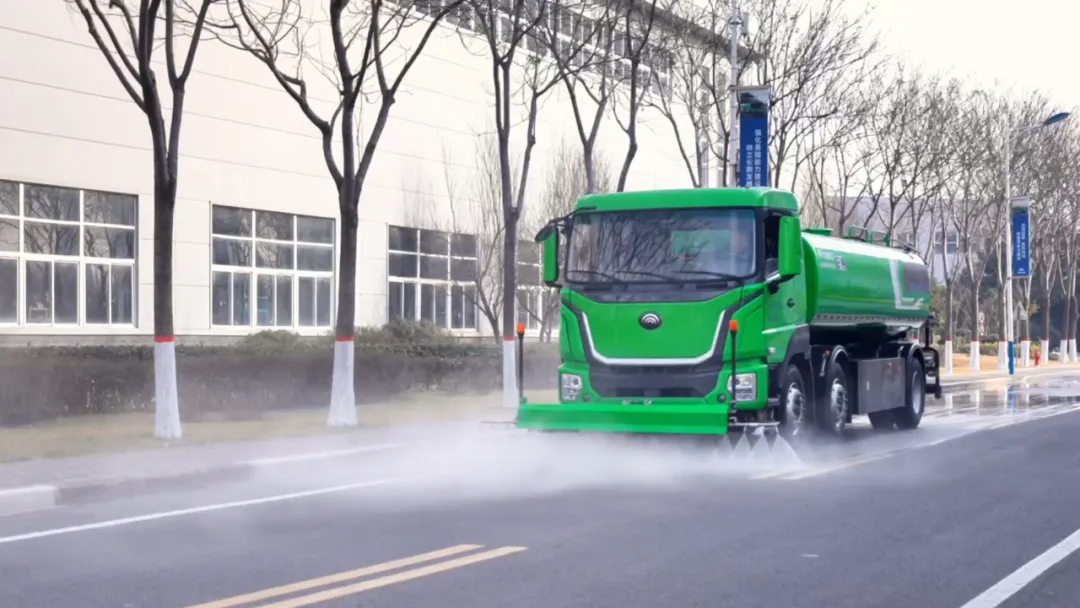 「宇」见好车 | 宇通环卫25吨纯电高压清洗车，长距离道路清洗高性价比之选
