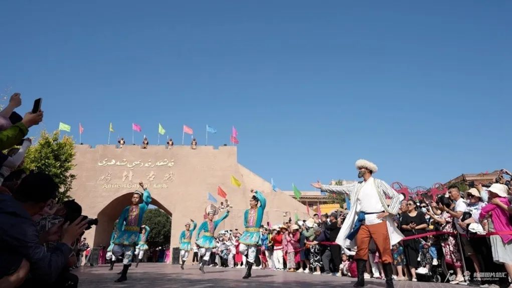 又100辆！宇通高端旅游客车再次批量交付新疆