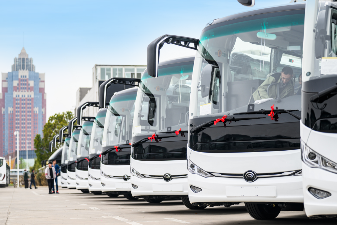 又100辆！宇通高端旅游客车再次批量交付新疆