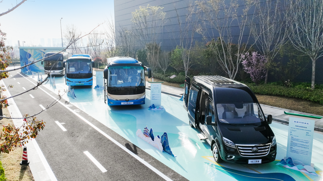 又100辆！宇通高端旅游客车再次批量交付新疆