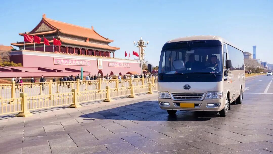 “两会时刻”开启！宇通T7等高端车型实力护航各地两会