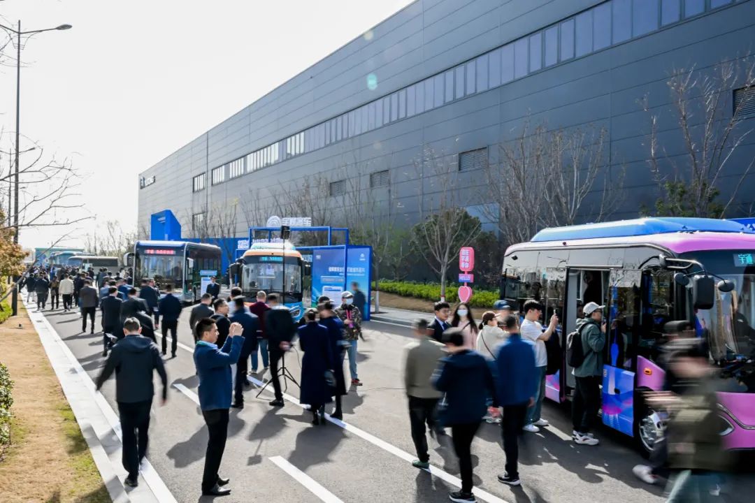 12款新品重磅发布！宇通向“新”而行绘蓝图